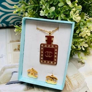 Beautiful Gold Plated Set in Stainless Steel